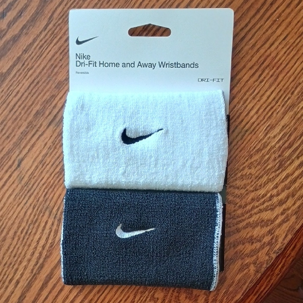 Nike Dri-Fit Black and White Wristbands